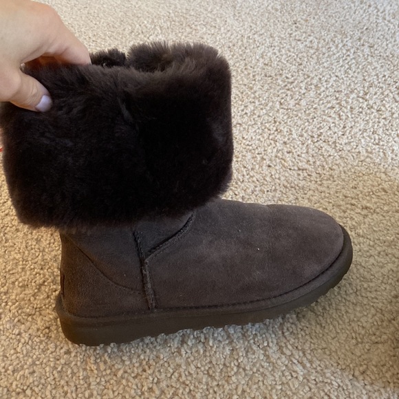 UGGS 100% authentic tall chocolate - Picture 6 of 6